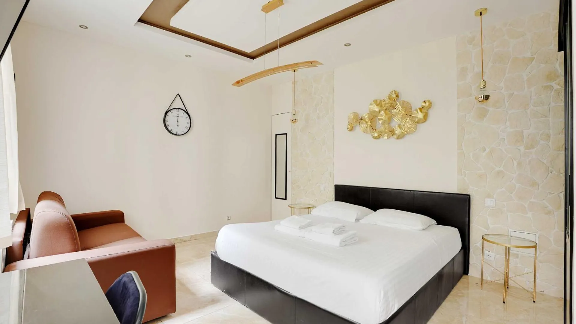 Charming Studio - 2P - Paris Centre contacts